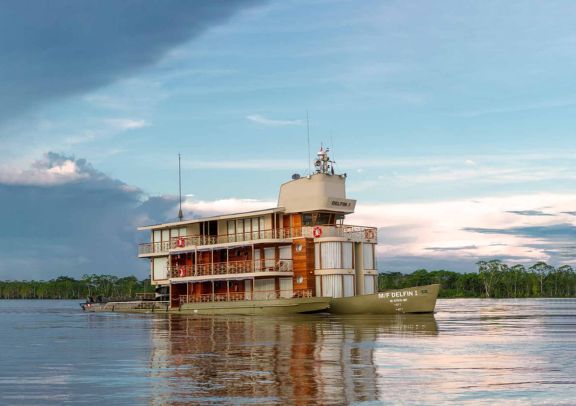 Le bateau de croisi&egrave;re Delfin I en Amazonie