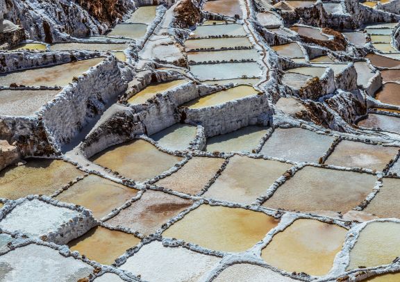 Salines de Maras dans la Vall&eacute;e Sacr&eacute;e au P&eacute;rou