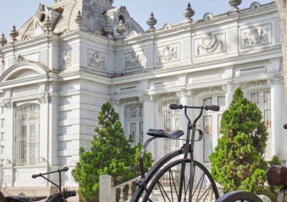 V&eacute;los devant la demeure du mus&eacute;e Pedro de Osma &agrave; Barranco