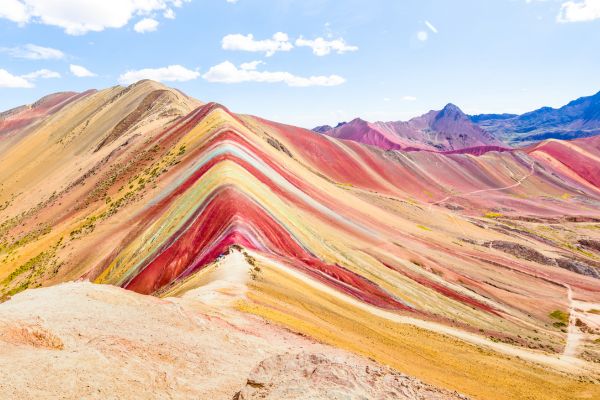 Vinicunca, la montagne arc-en-ciel pr&egrave;s de Cusco au P&eacute;rou